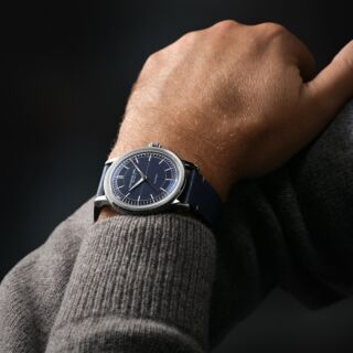 The new Millesime collection comprises two horological variations referenced 2925 and 2930, one featuring a center-seconds and the other a small seconds display at 6 o’clock. 

Both models are housed in a slender stainless-steel case, measuring 39.5mm in diameter and enjoy a graceful thin profile. 

#RAYMONDWEIL #PrecisionMovements #RWMillesime #SwissMade #AutomaticWatch #IndependentBrand