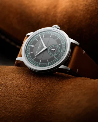 Millesime small seconds, now available in 35 mm. 

Every aspect reflects a meticulous dedication to craftsmanship, from the smooth chapter ring and menthol spiral minute track to the vertically satin-brushed central section of the dial. 

Each timepiece is meticulously crafted with a variety of details ranging from the decorated movement to the glassbox sapphire crystal, directly inspired by vintage timepieces reinforces the retro character of these watches, while the mechanical self-winding movement ensures impeccable reliability and precision. 

Explore the collection now.

#RAYMONDWEIL #PrecisionMovements #RWMillesime #Luxurywatches #AutomaticWatch #SwissWatch #Watch #SwissMade #IndependentBrand #SmallSeconds