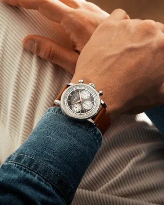 A legacy of precision, a future of distinction. 

Capturing the spirit of the Millesime collection, this tri-compax chronograph combines vintage inspiration with contemporary elegance. Featuring a glassbox sapphire crystal, a sector dial, and a refined interplay of textures, the watch offers a bold yet balanced aesthetic. 

A tachymeter scale frames the deep anthracite dial, while the three subdials reminiscent of the iconic Panda configuration introduce a sporty sophistication, highlighted by Arabic numerals. This new reference is also available with a striking black dial and rose gold PVD.

Now available online.

#RAYMONDWEIL #PrecisionMovements #RWMillesime #Luxurywatches #AutomaticWatch #SwissWatch #Watch #SwissMade #IndependentBrand