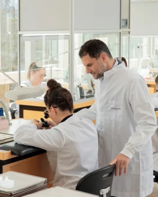 «I’m honored to share these scenes from our Geneva ateliers, where our master watchmakers bring the Freelancer Complete Calendar to life. Their expert hands, steeped in decades of horological Swiss-made savoir-faire.This watch marks a new era for the Freelancer collection.» 

Elie Bernheim, CEO of RAYMOND WEIL

#RAYMONDWEIL #PrecisionMovements #RWFreelancer #AutomaticWatch #SwissWatchmaking #CompleteCalendar