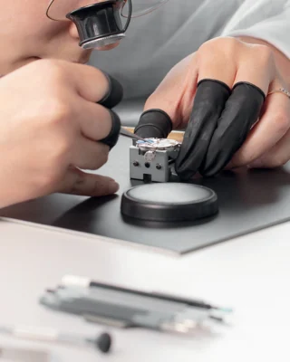 As an independent, family-owned Maison, RAYMOND WEIL continues to leave its mark in watchmaking, blending tradition with modern sophistication. From cutting-edge materials to refined complications, each creation reflects our commitment to craftsmanship and timeless design.

#RAYMONDWEIL #PrecisionMovements #RWFreelancer #AutomaticWatch #SwissWatchmaking #CompleteCalendar