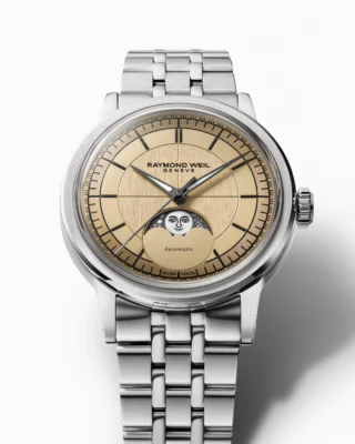 A contemporary expression of vintage poise. The 35 mm millesime moon phase marks a fresh take on this iconic horological function: with its visually striking, sectorized dial, this model offers a reading of the lunar phases that is both dynamic and intuitive. 

The honey dial, layered with texture, has been refined to the highest degree. Balanced proportions for everyday elegance and a character that moves easily from daylight to night - crafted for collectors who appreciate precision and timeless refinement.

#RAYMONDWEIL  #RWMillesime #AutomaticWatch #SwissWatchmaking #LimitedEdition #HoneyMoon